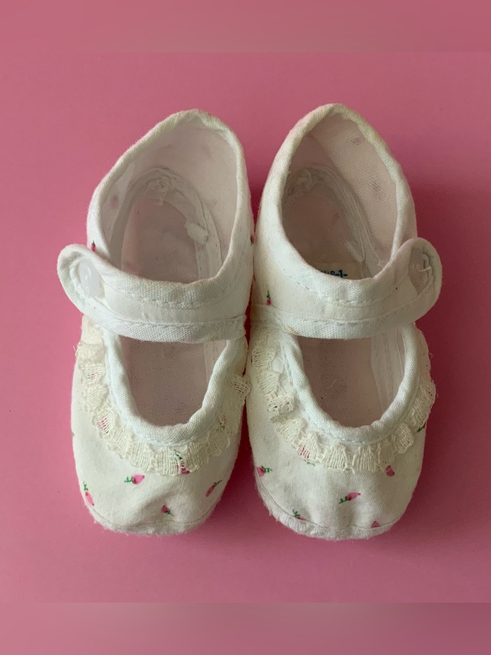 Vintage 80s Kids Fabric White Mary Jane Shoes with Pink Floral Print